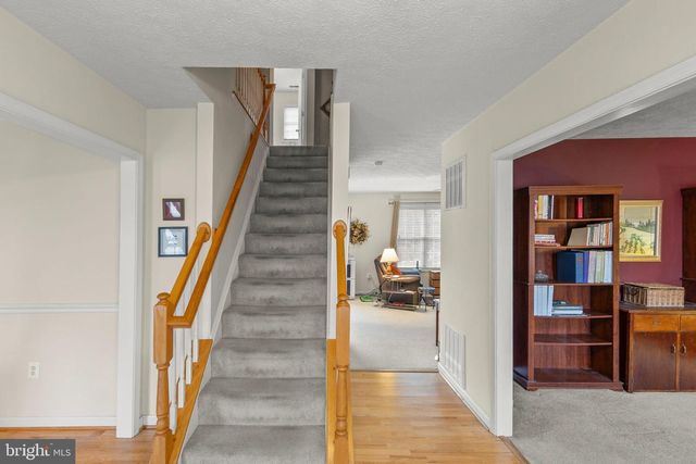 112 GRINDSTONE DR, Winchester, VA 22602