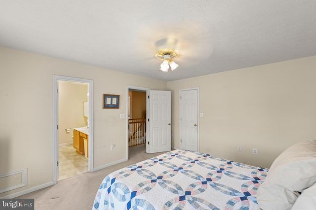 112 GRINDSTONE DR, Winchester, VA 22602