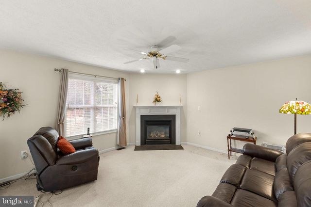 112 GRINDSTONE DR, Winchester, VA 22602