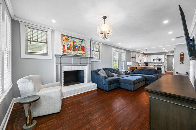 304 W HENRY AVENUE, Tampa, FL 33604