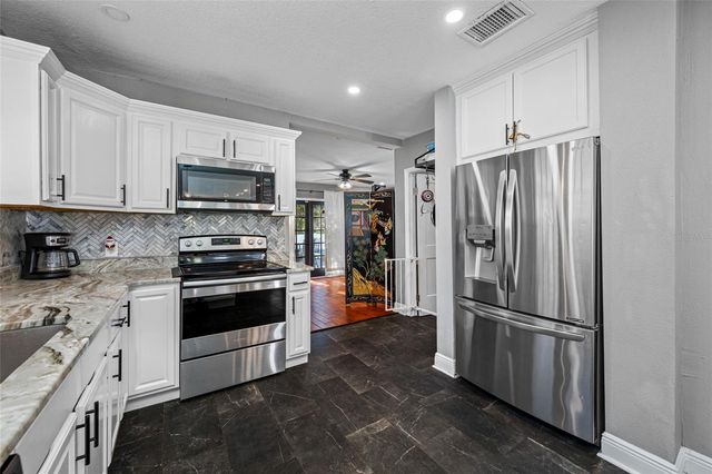 304 W HENRY AVENUE, Tampa, FL 33604