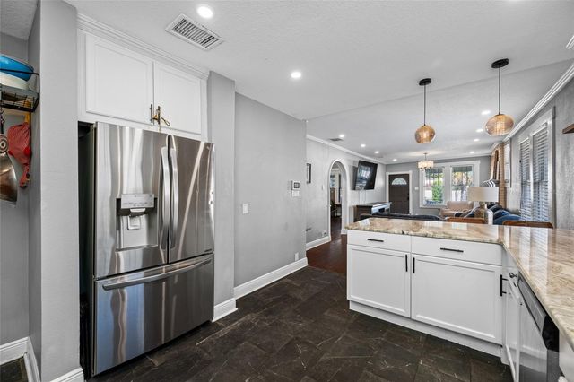 304 W HENRY AVENUE, Tampa, FL 33604