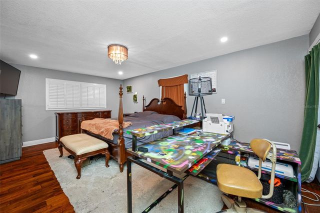 304 W HENRY AVENUE, Tampa, FL 33604