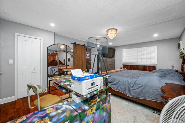 304 W HENRY AVENUE, Tampa, FL 33604