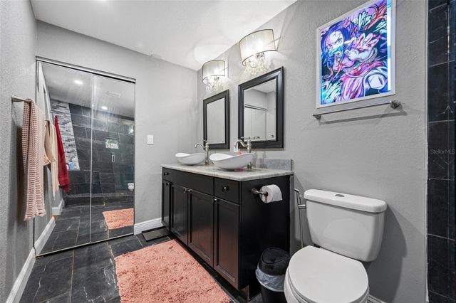 304 W HENRY AVENUE, Tampa, FL 33604