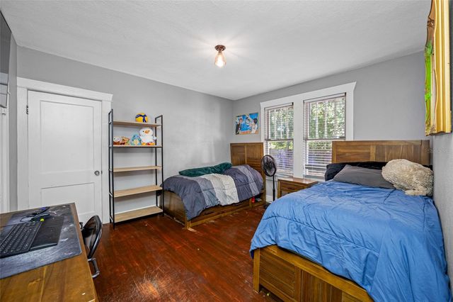 304 W HENRY AVENUE, Tampa, FL 33604