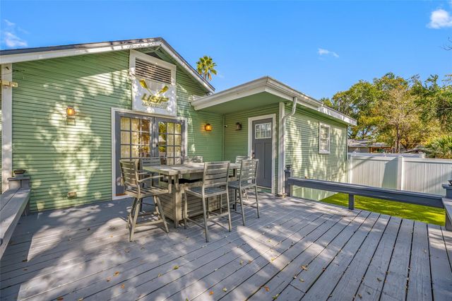 304 W HENRY AVENUE, Tampa, FL 33604