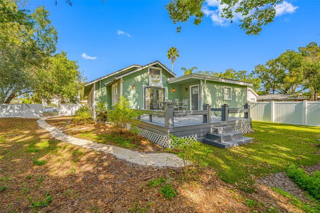 304 W HENRY AVENUE, Tampa, FL 33604