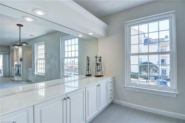 3236 Silver Sands Cir Apt 202, Virginia Beach, VA 23451