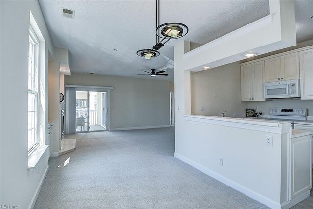 3236 Silver Sands Cir Apt 202, Virginia Beach, VA 23451