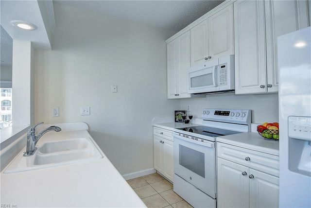 3236 Silver Sands Cir Apt 202, Virginia Beach, VA 23451