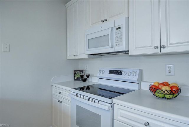 3236 Silver Sands Cir Apt 202, Virginia Beach, VA 23451