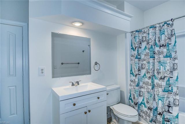 3236 Silver Sands Cir Apt 202, Virginia Beach, VA 23451