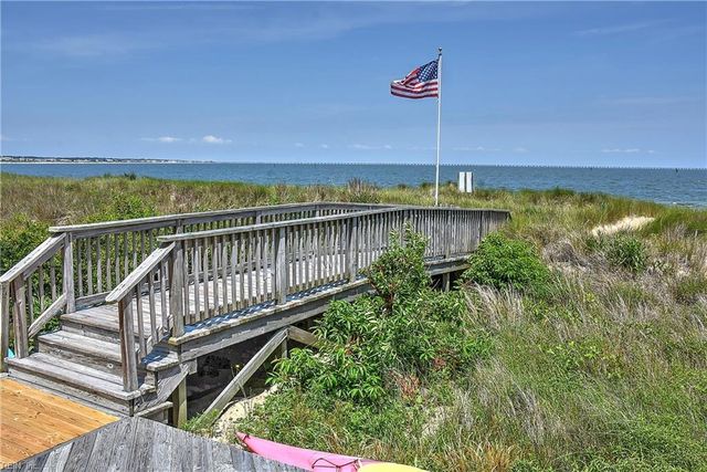 3236 Silver Sands Cir Apt 202, Virginia Beach, VA 23451