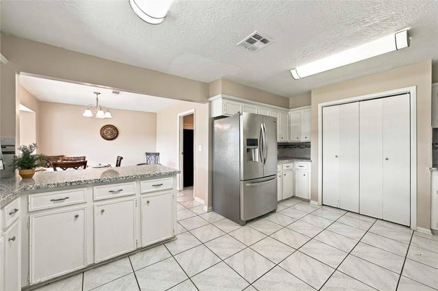 4697 Wickwillow Lane, Alvin, TX 77511