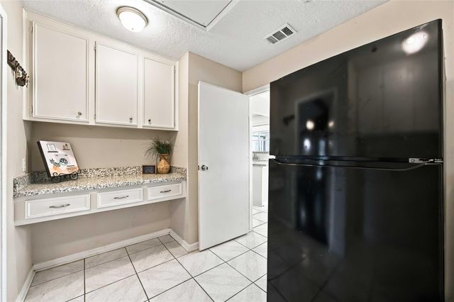 4697 Wickwillow Lane, Alvin, TX 77511