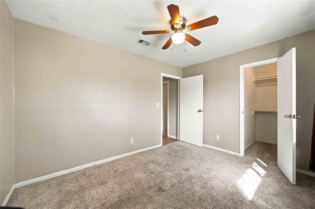 4697 Wickwillow Lane, Alvin, TX 77511