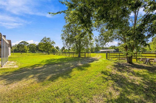 4697 Wickwillow Lane, Alvin, TX 77511