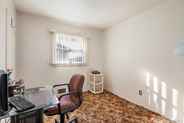 1 Shawnee Lane, Commack, NY 11725