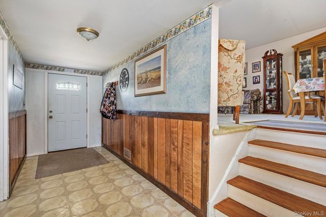 1 Shawnee Lane, Commack, NY 11725