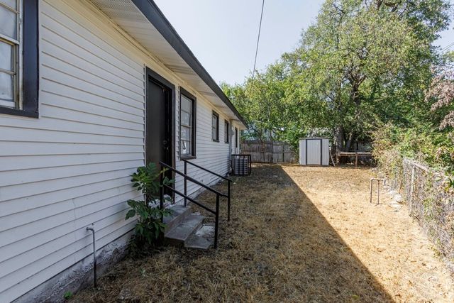 2347 Village Way, Dallas, TX 75216