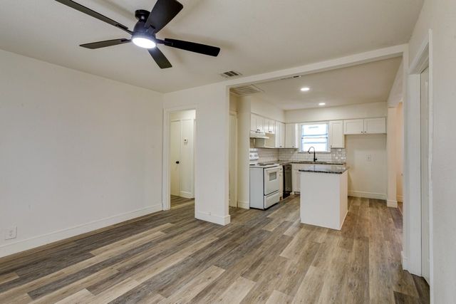 2347 Village Way, Dallas, TX 75216