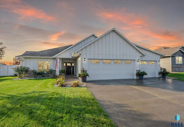 415 E Mary Moore Dr Drive, Tea, SD 57064