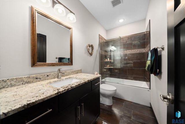 415 E Mary Moore Dr Drive, Tea, SD 57064