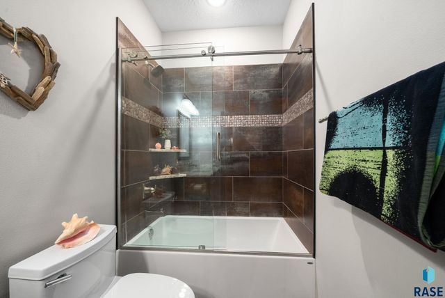 415 E Mary Moore Dr Drive, Tea, SD 57064