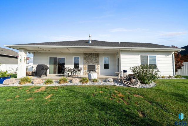 415 E Mary Moore Dr Drive, Tea, SD 57064
