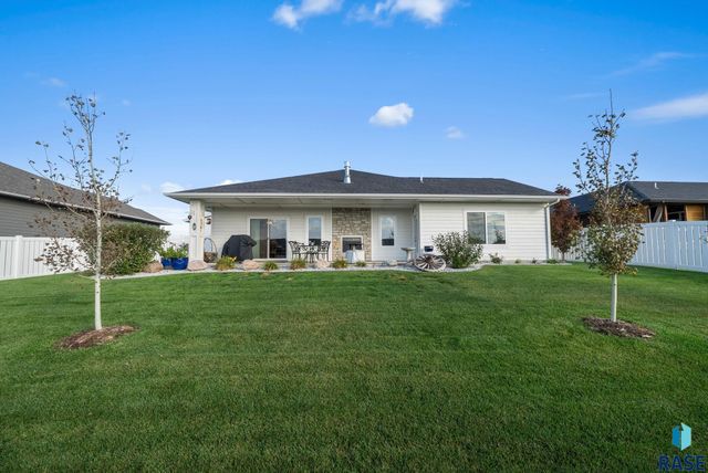 415 E Mary Moore Dr Drive, Tea, SD 57064