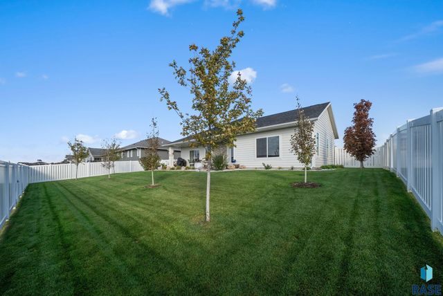 415 E Mary Moore Dr Drive, Tea, SD 57064