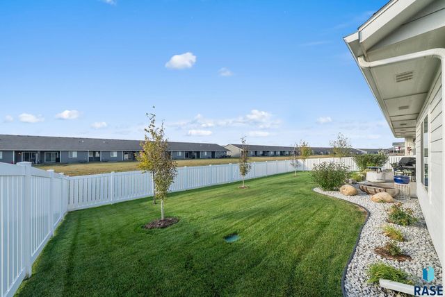 415 E Mary Moore Dr Drive, Tea, SD 57064