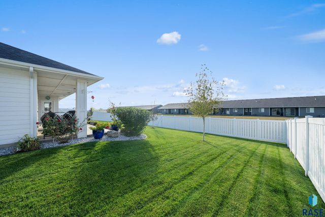 415 E Mary Moore Dr Drive, Tea, SD 57064