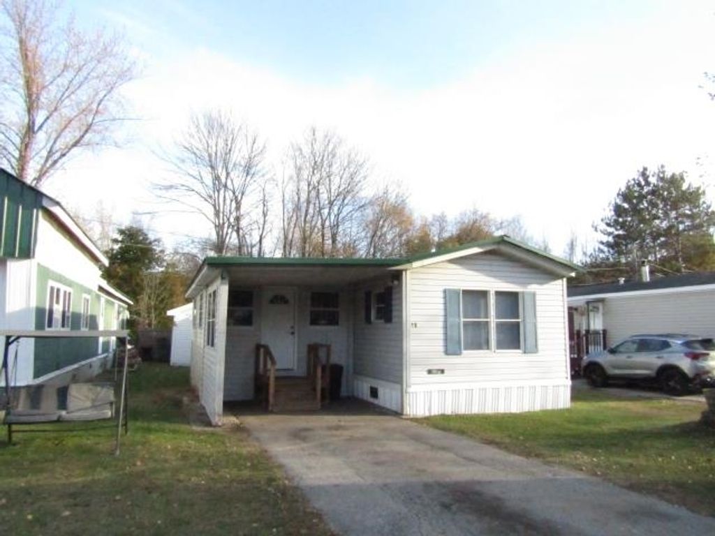 11 Dublin Street, Gorham, NH 03581