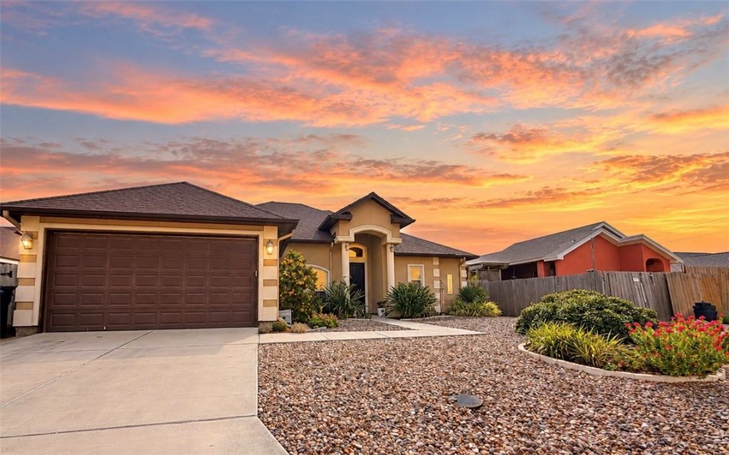 15214 Reales Dr, Corpus Christi, TX 78418 — exterior