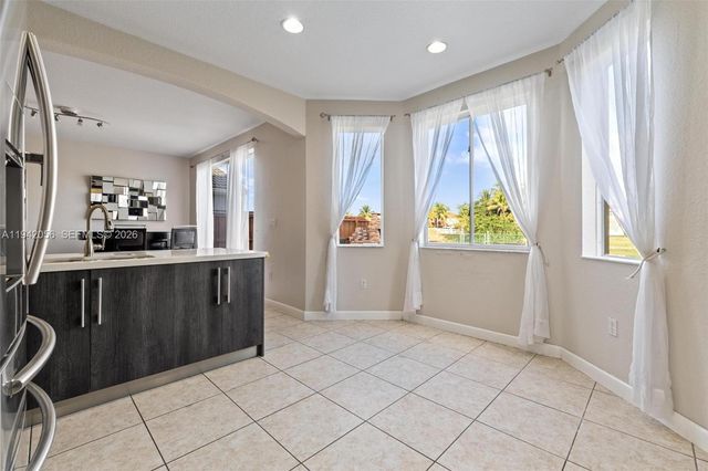 16301 SW 70th St, Miami, FL 33193