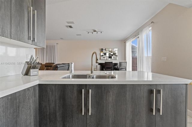 16301 SW 70th St, Miami, FL 33193