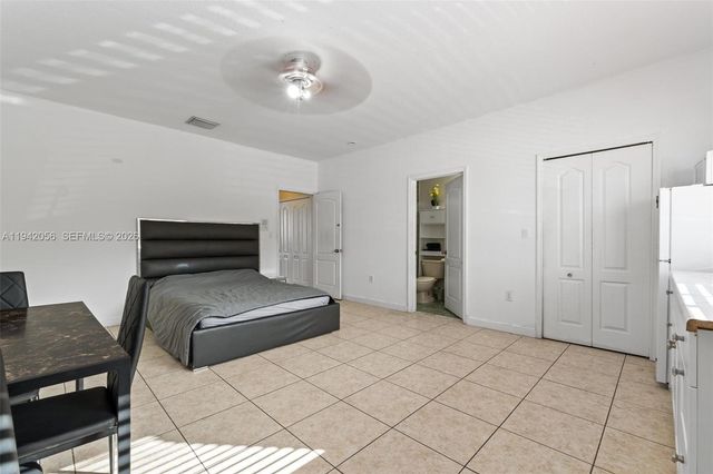 16301 SW 70th St, Miami, FL 33193