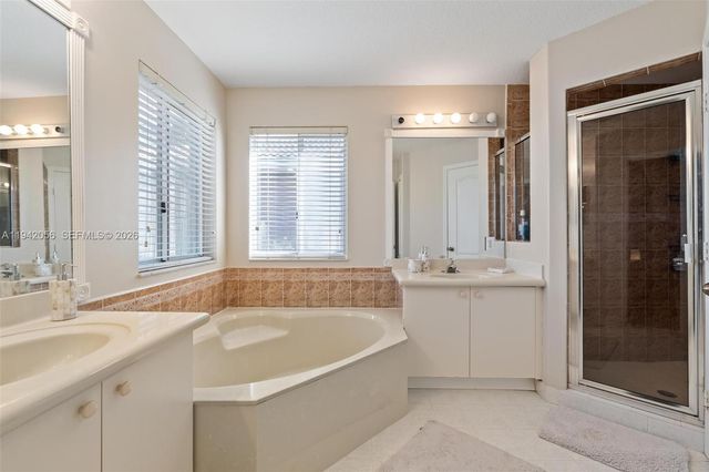 16301 SW 70th St, Miami, FL 33193