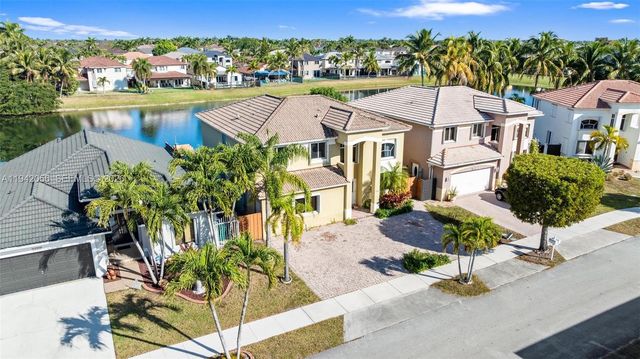 16301 SW 70th St, Miami, FL 33193