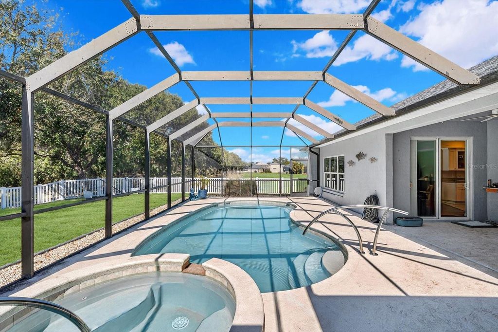 Image 32 of property listing at 4506 29TH AVENUE CIRCLE E, Palmetto, FL 34221