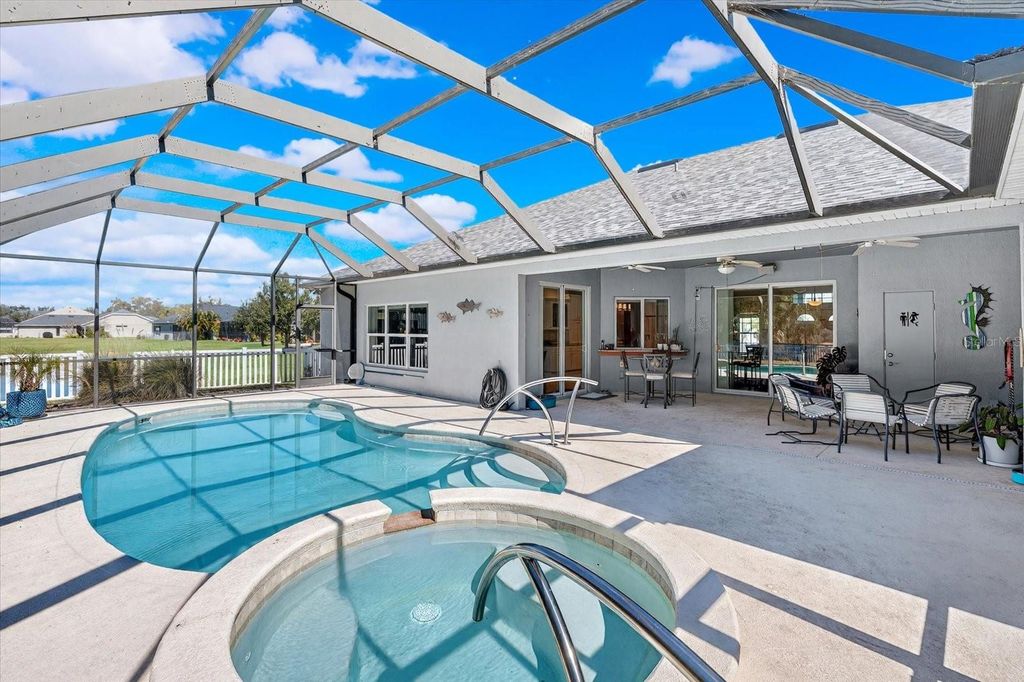 Image 33 of property listing at 4506 29TH AVENUE CIRCLE E, Palmetto, FL 34221