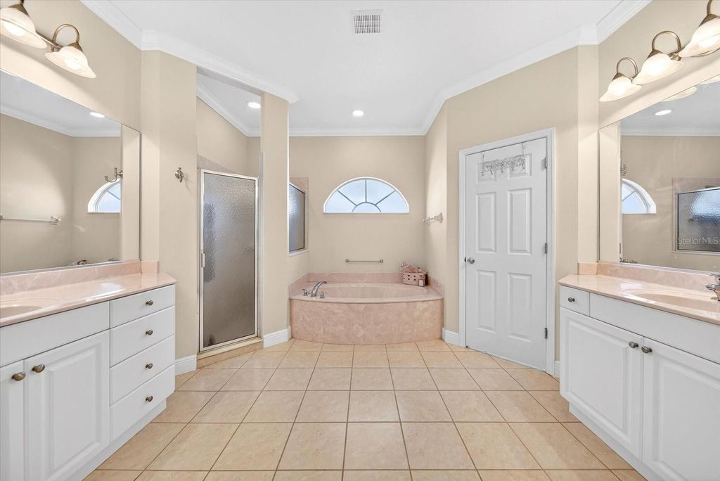 Image 43 of property listing at 4506 29TH AVENUE CIRCLE E, Palmetto, FL 34221