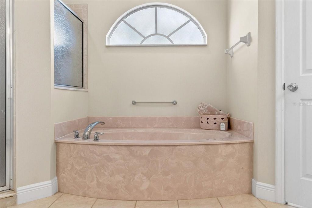 Image 44 of property listing at 4506 29TH AVENUE CIRCLE E, Palmetto, FL 34221