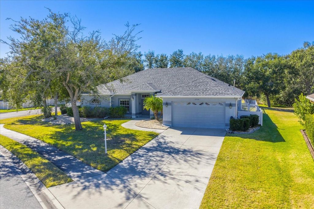 Image 50 of property listing at 4506 29TH AVENUE CIRCLE E, Palmetto, FL 34221