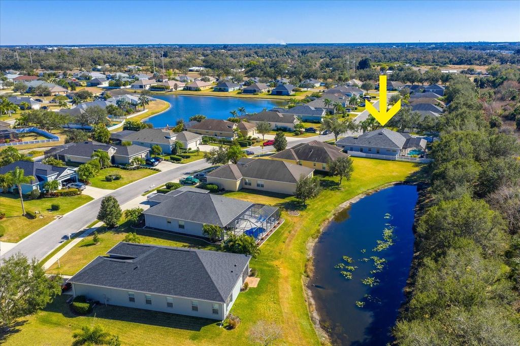 Image 57 of property listing at 4506 29TH AVENUE CIRCLE E, Palmetto, FL 34221