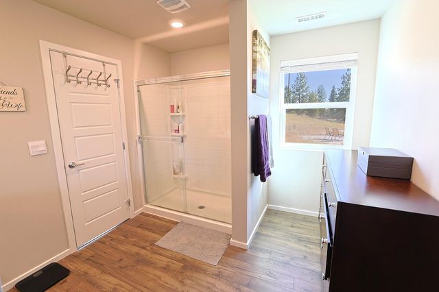 8211 S Avery Rd, Cheney, WA 99004