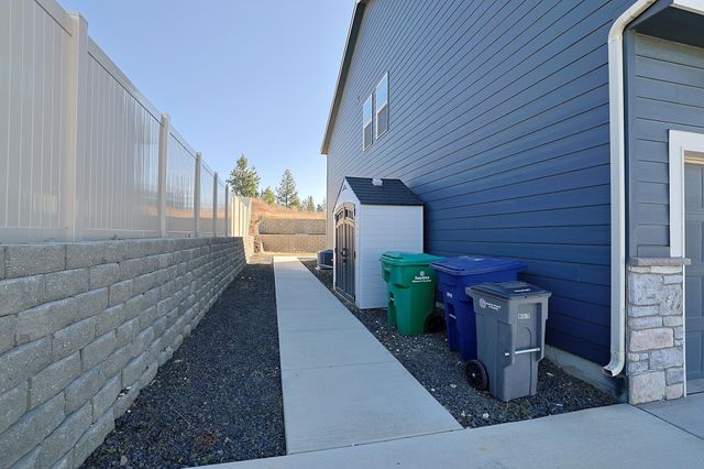 8211 S Avery Rd, Cheney, WA 99004