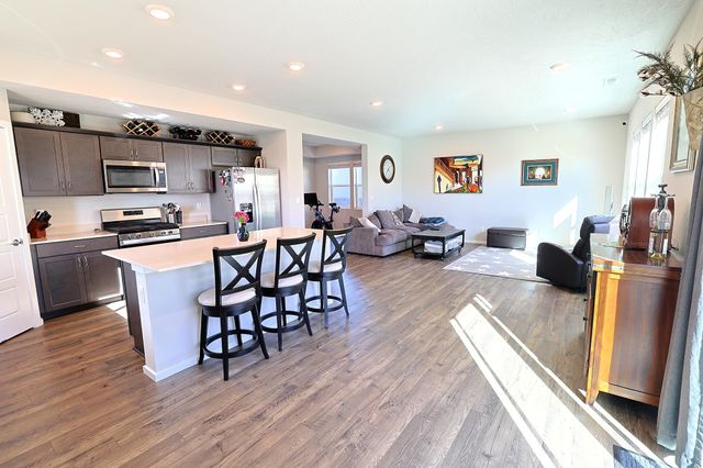 8211 S Avery Rd, Cheney, WA 99004